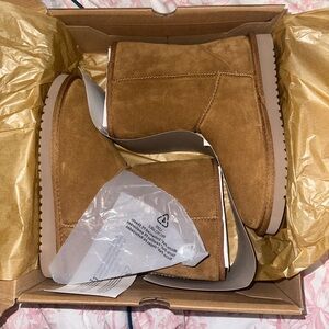 UGG Koolaburra Short